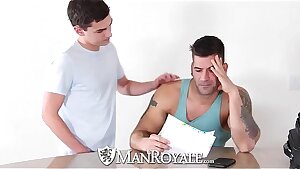 ManRoyale - Innocent rubdown turns into sloppy fuck with facial