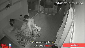 câmera de segurança flagra mulher casada e amante em hotel (video completo xvideos Crimson )