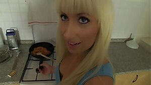 Homemade sex at kitchen with kinky czech gf